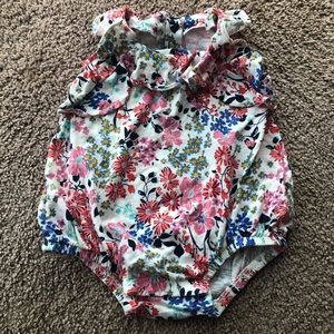 🚺 Old Nay floral onesie❗️